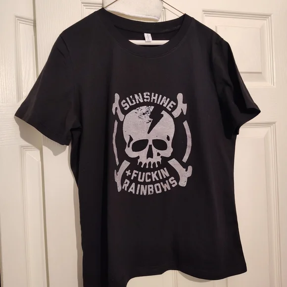 📌RESERVED📌Sunshine Fxckin Rainbows Skull Graphic Tee Black Punk Rock Gym Sh - Picture 3 of 6